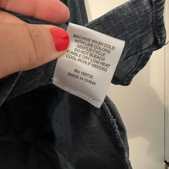 Jane and Delancey Denim Shirt size L love the buttons on this (SKU G106) - Picture 9 of 10